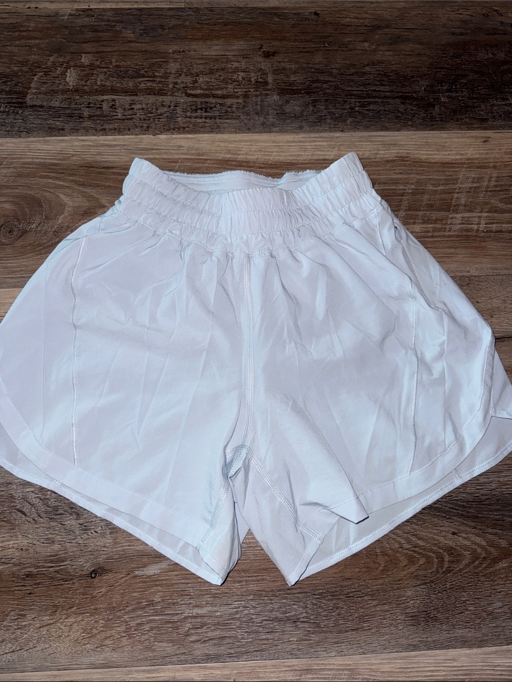 Size 4 Lululemon Hotty Hott HR 5” shorts